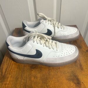 NIKE COURT VISION LOW-SAL/WHITE-black FQ8075 133- Sz US 10.5